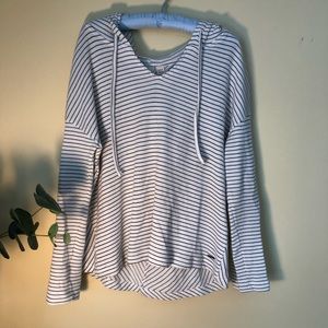 Foxy brand Beach type v-neck hoodie